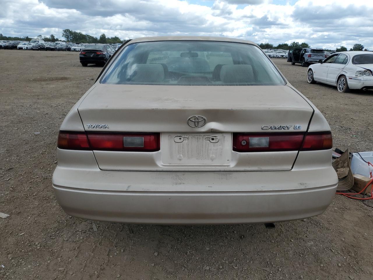 1999 Toyota Camry Ce - Фото 6
