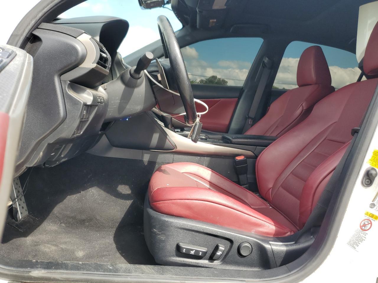 2018 Lexus Is 300 - Image 7