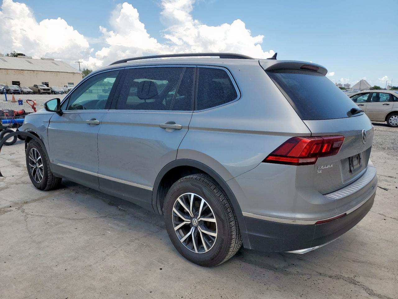 2020 Volkswagen Tiguan Se - Image 2