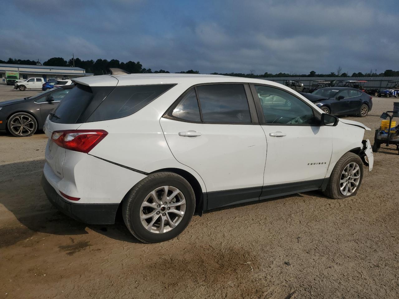 2020 Chevrolet Equinox Ls - Фото 3