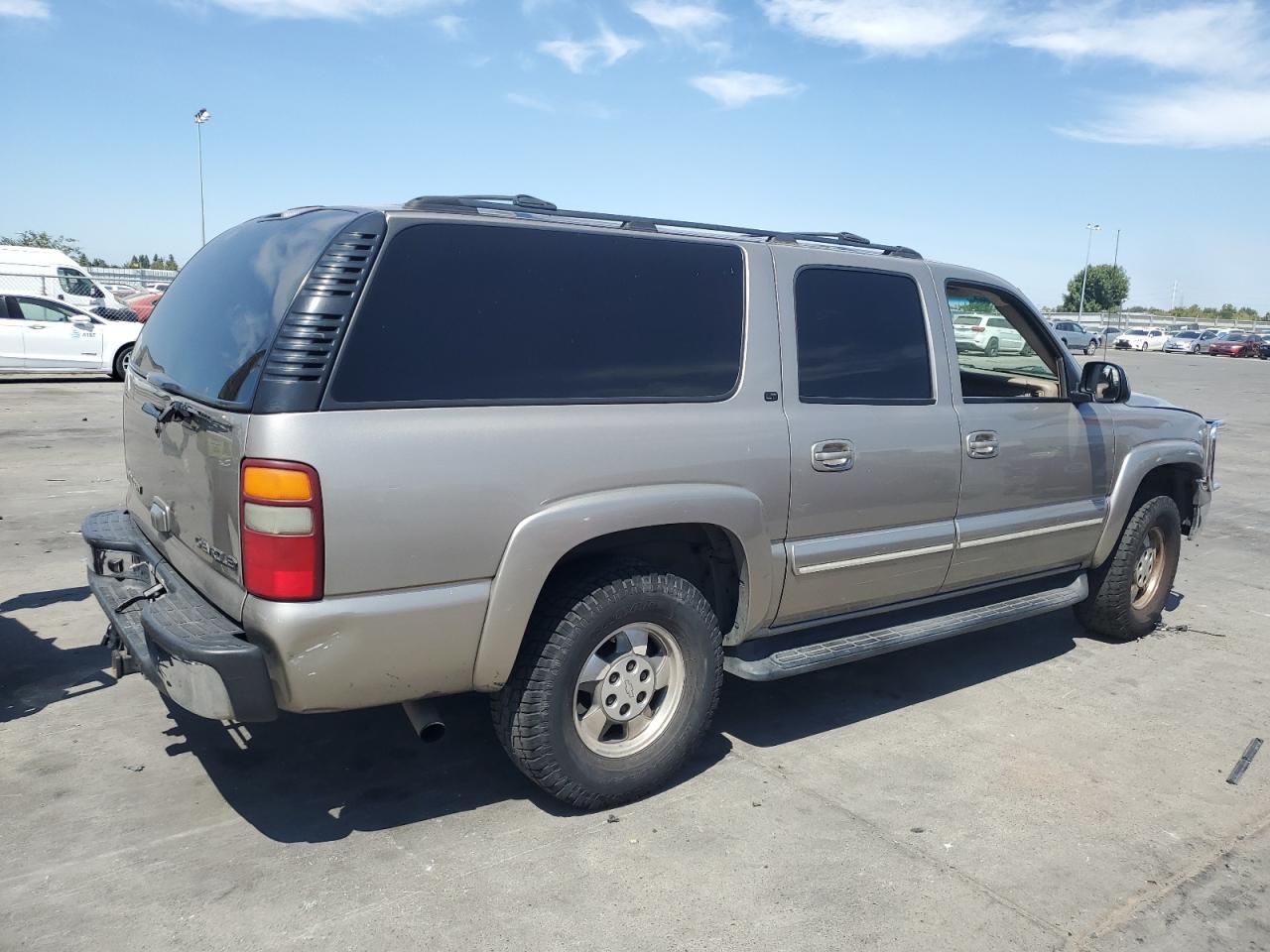 2002 Chevrolet Suburban K1500 - Фото 3
