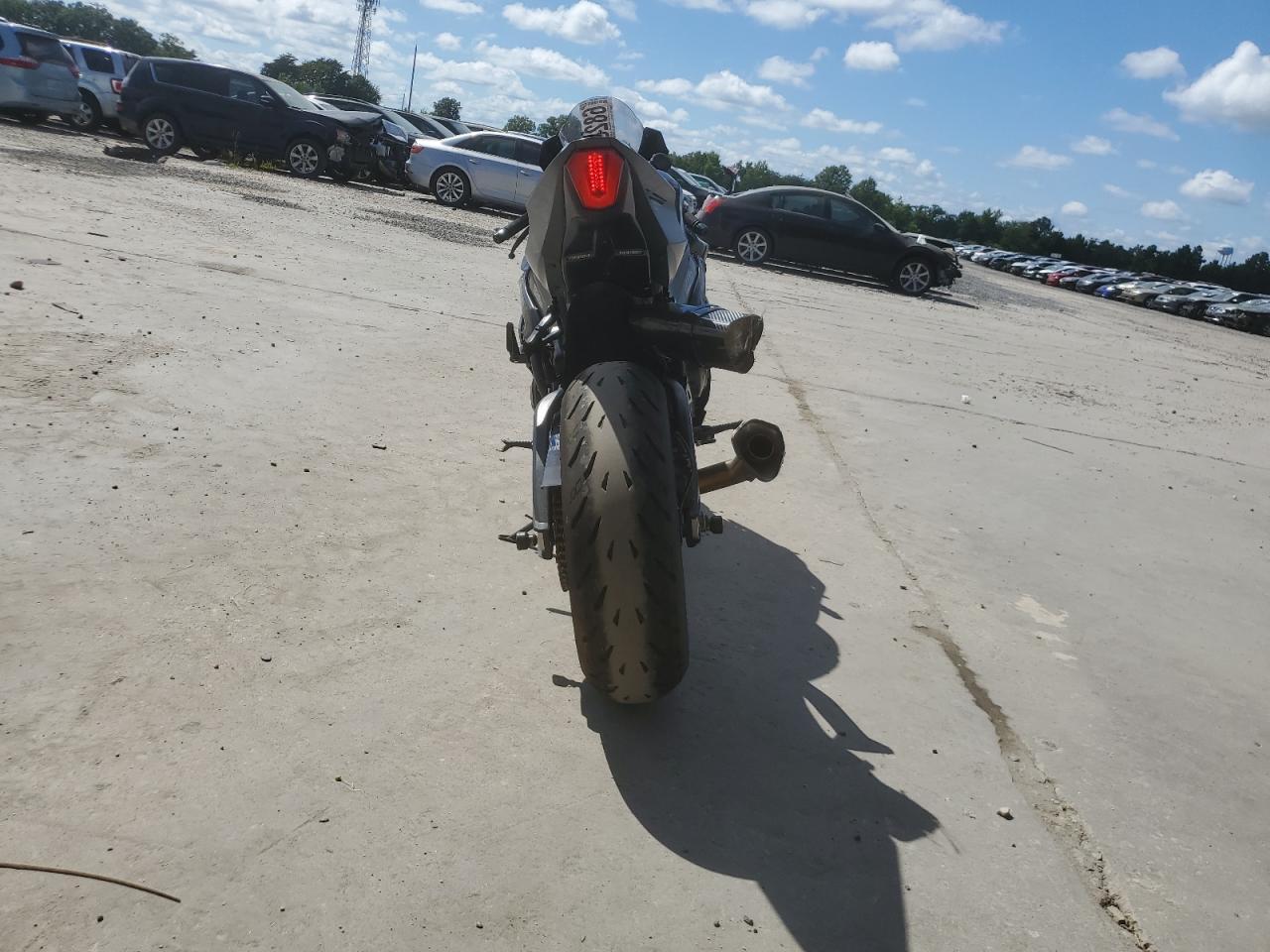 2021 Suzuki Gsx-R1000 R - Фото 4