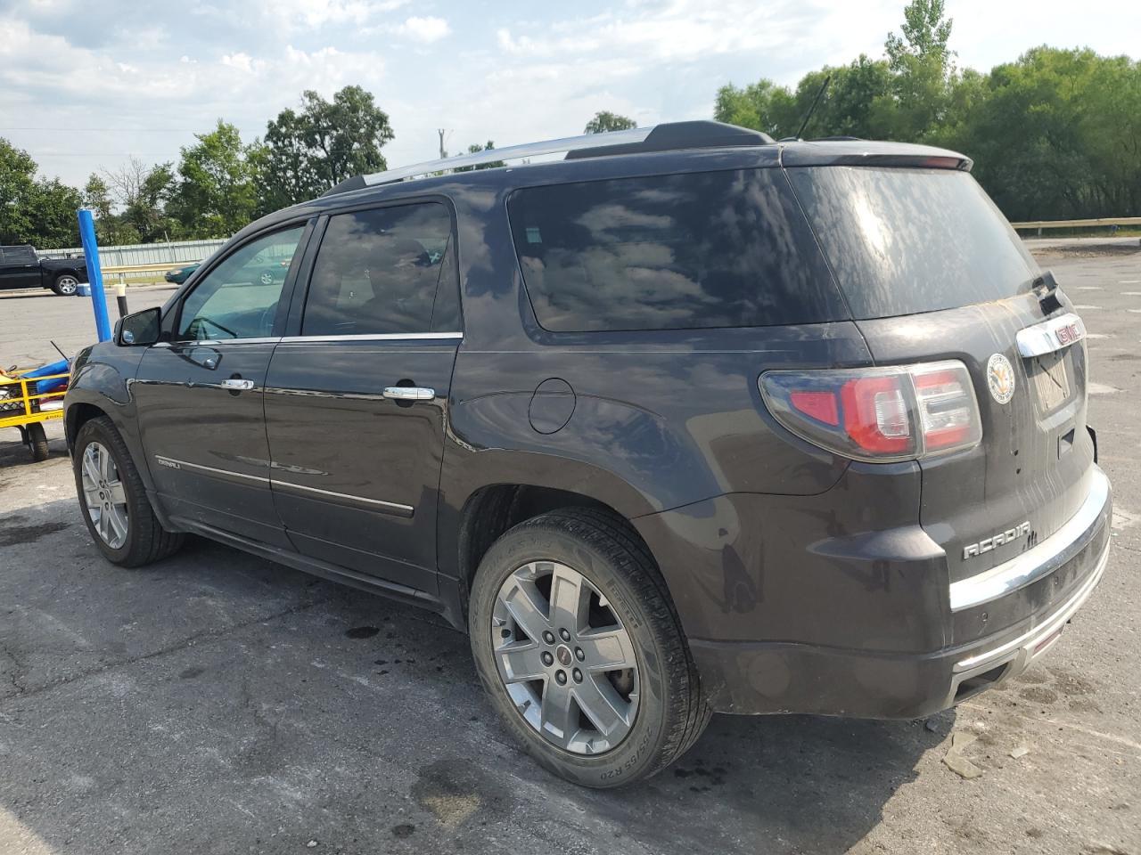 2015 GMC Acadia Denali - Фото 2