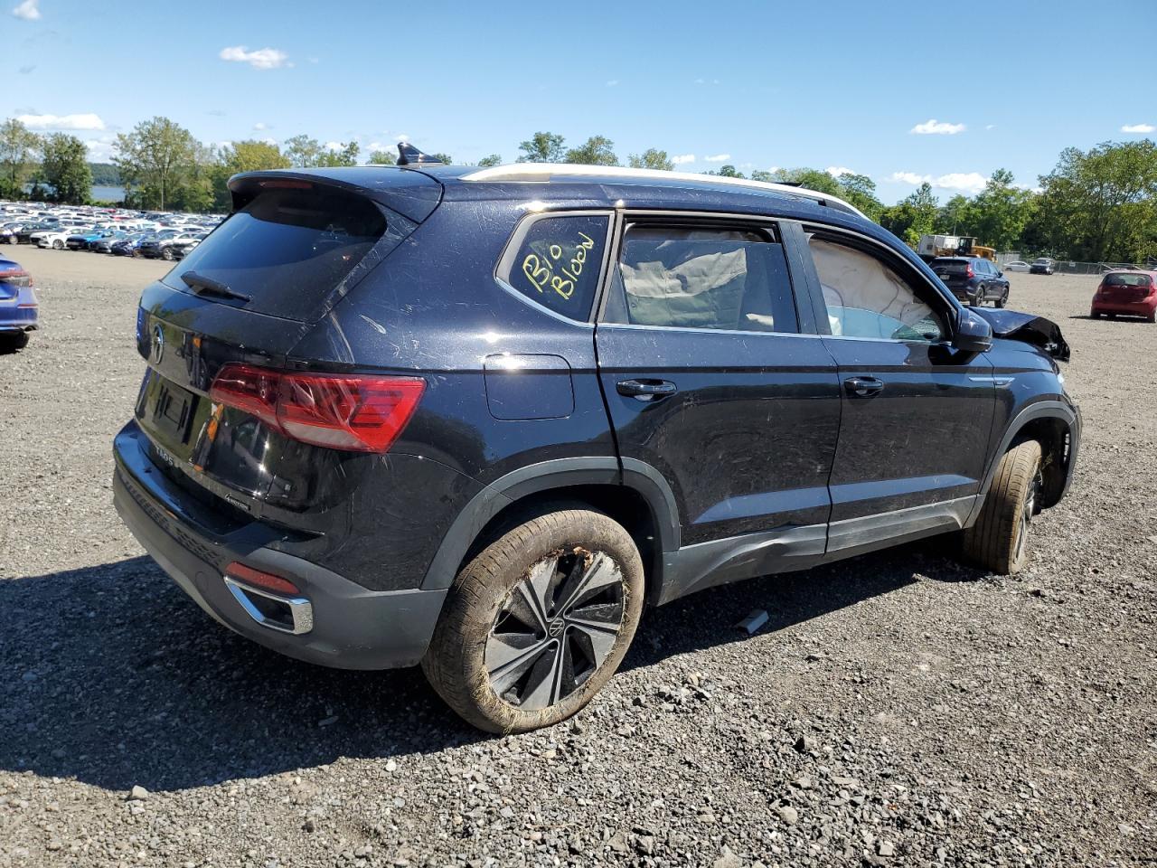 2024 Volkswagen Taos Se - Фото 3