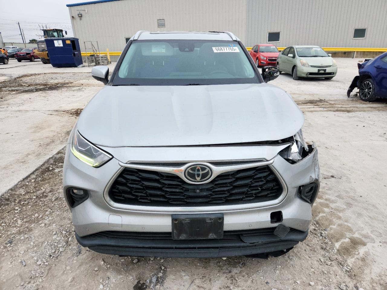 2020 Toyota Highlander Limited - Image 5