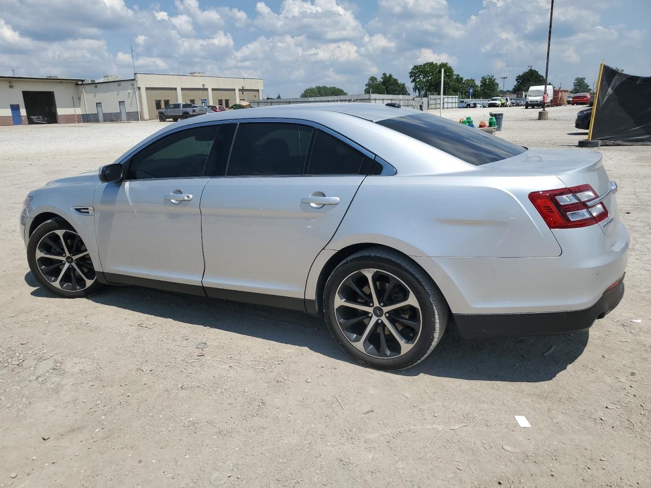 2015 Ford Taurus Sel - Фото 2