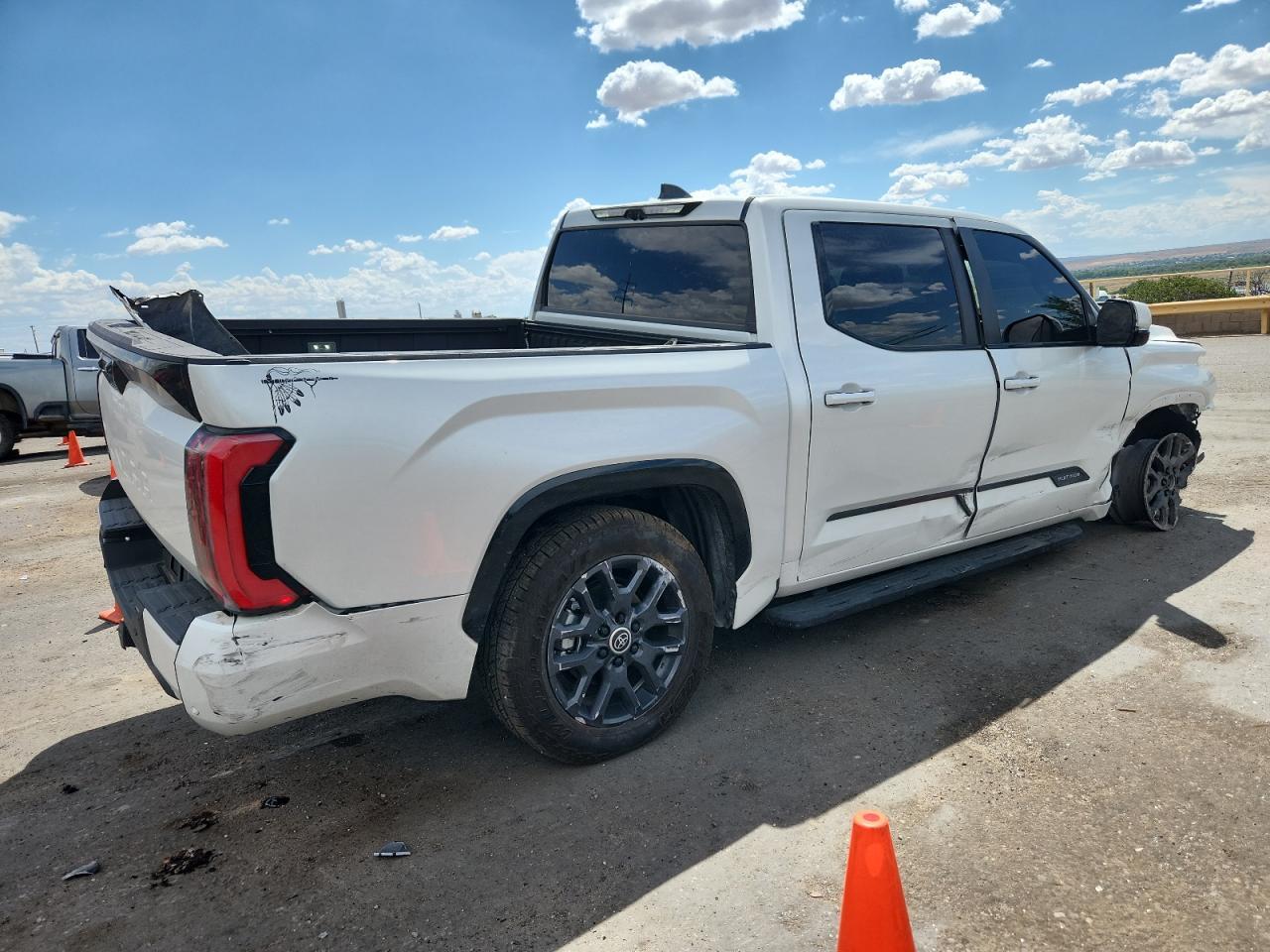 2024 Toyota Tundra Crewmax Platinum - Фото 3