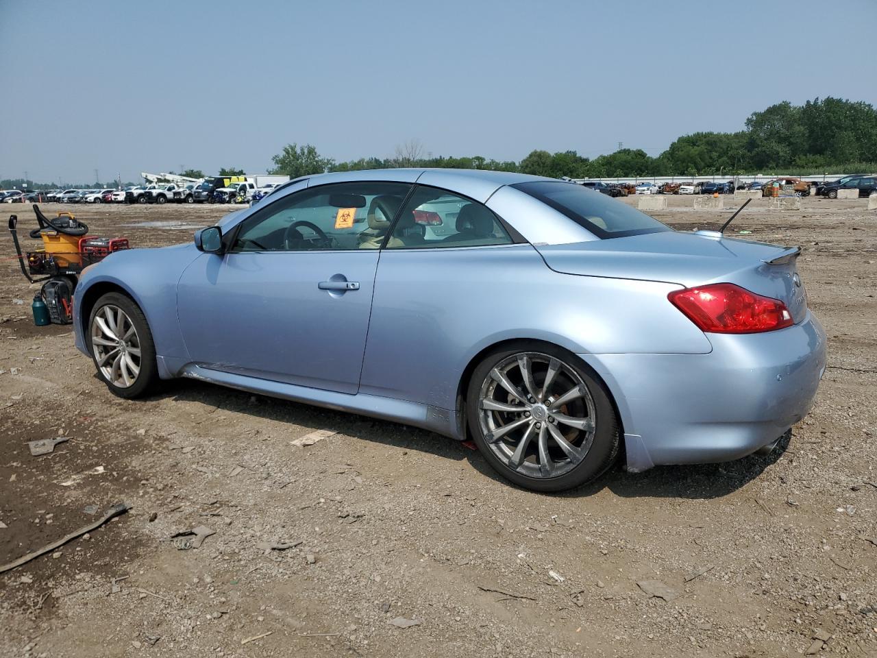 2011 Infiniti G37 Base - Фото 2