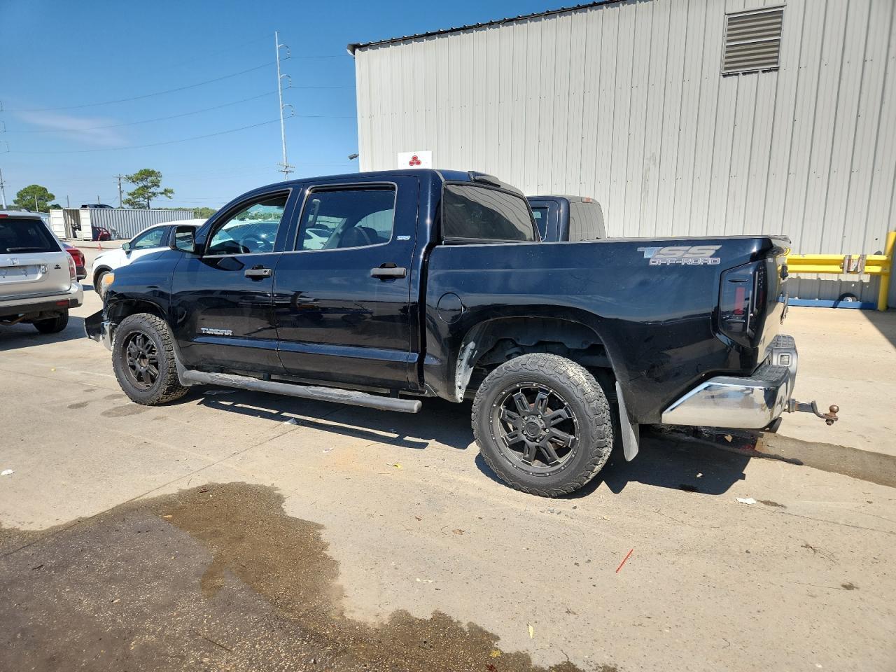 2014 Toyota Tundra Crewmax Sr5 - Image 2