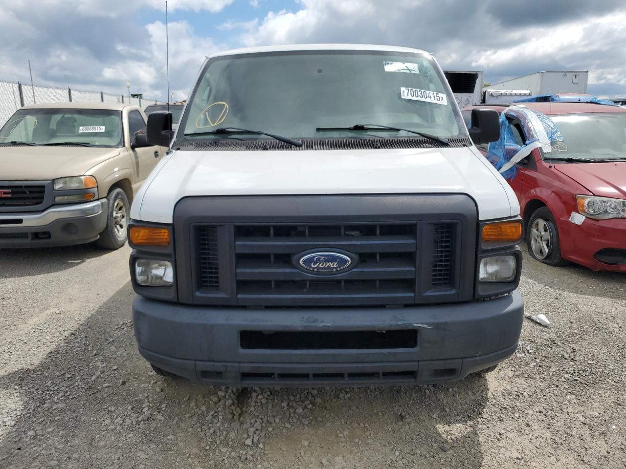 2012 Ford Econoline E250 Van - Фото 5