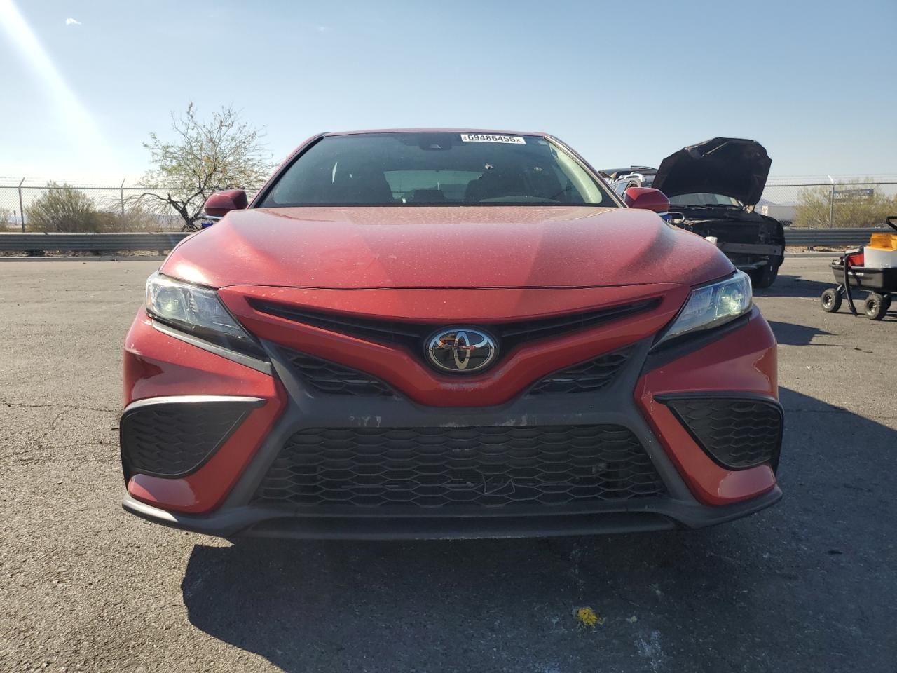 2022 Toyota Camry Se - Image 5
