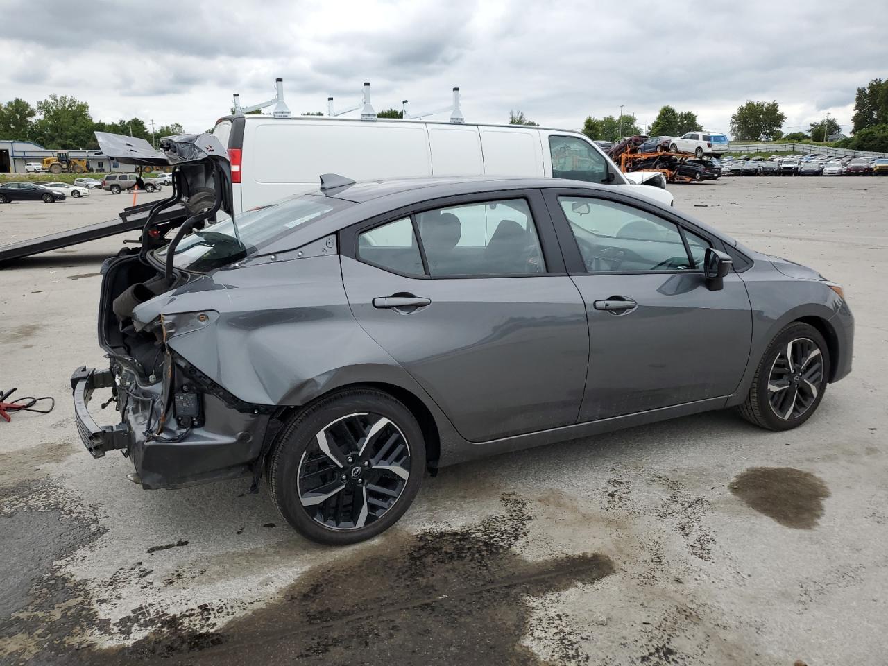 2024 Nissan Versa Sr - Image 3