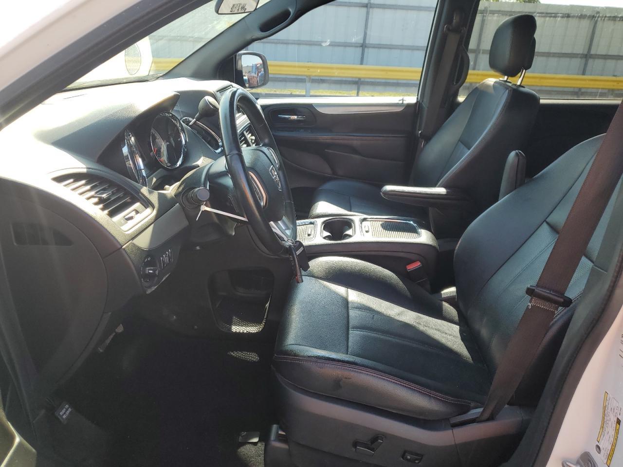 2016 Dodge Grand Caravan R/T - Image 7