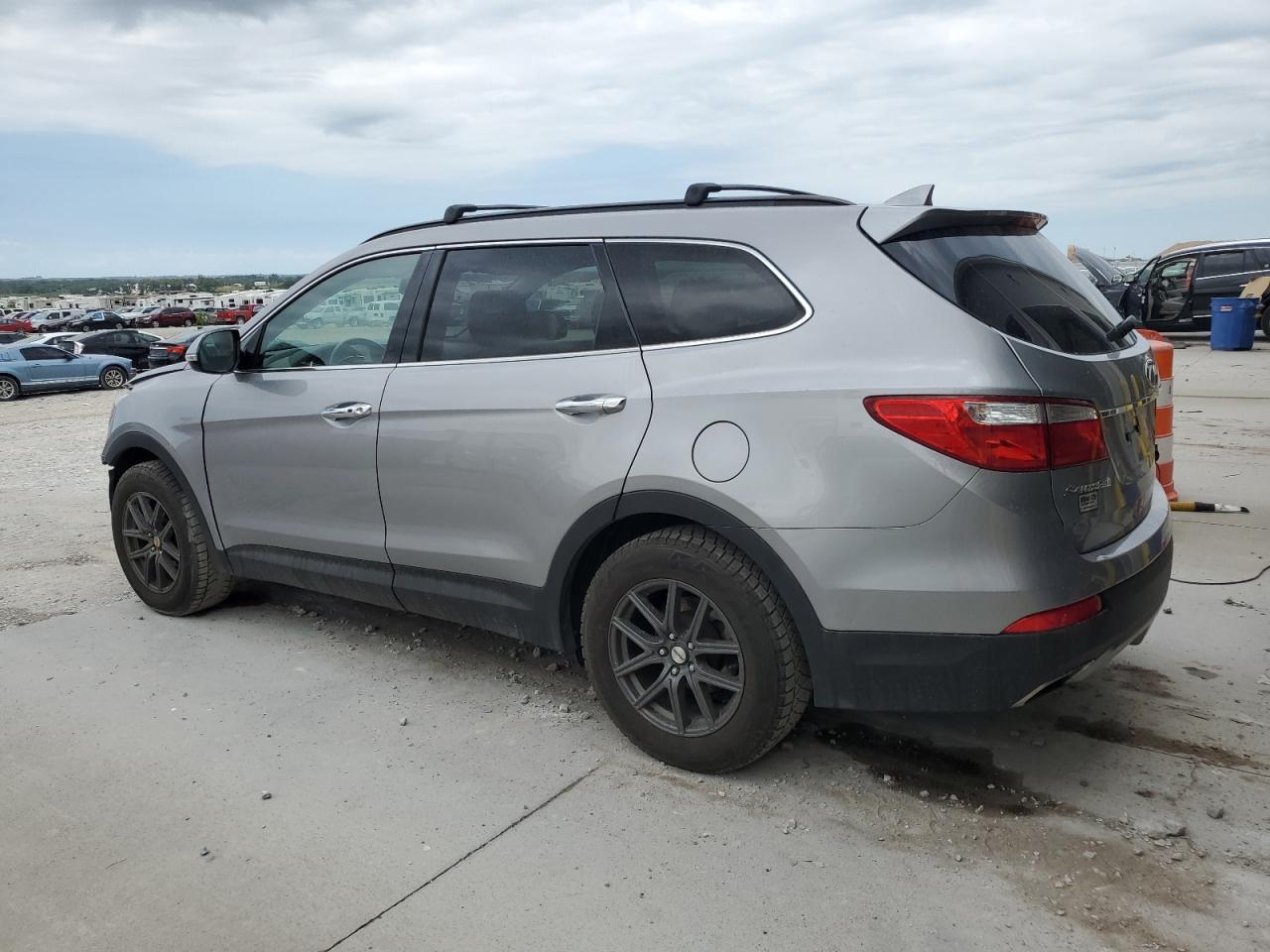 2016 Hyundai Santa Fe Se - Фото 2