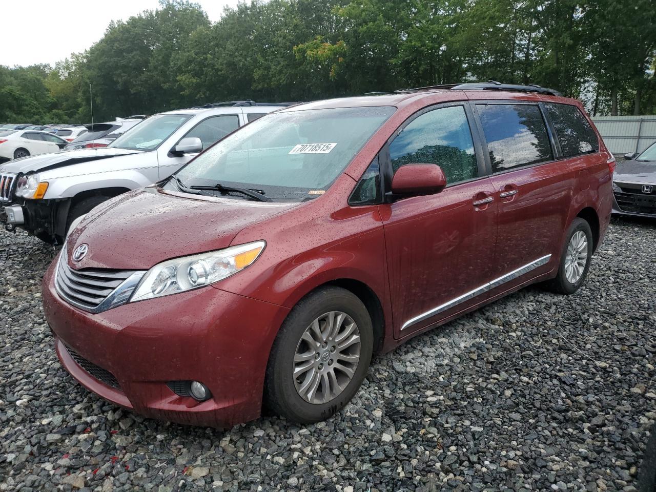 2016 Toyota Sienna Xle