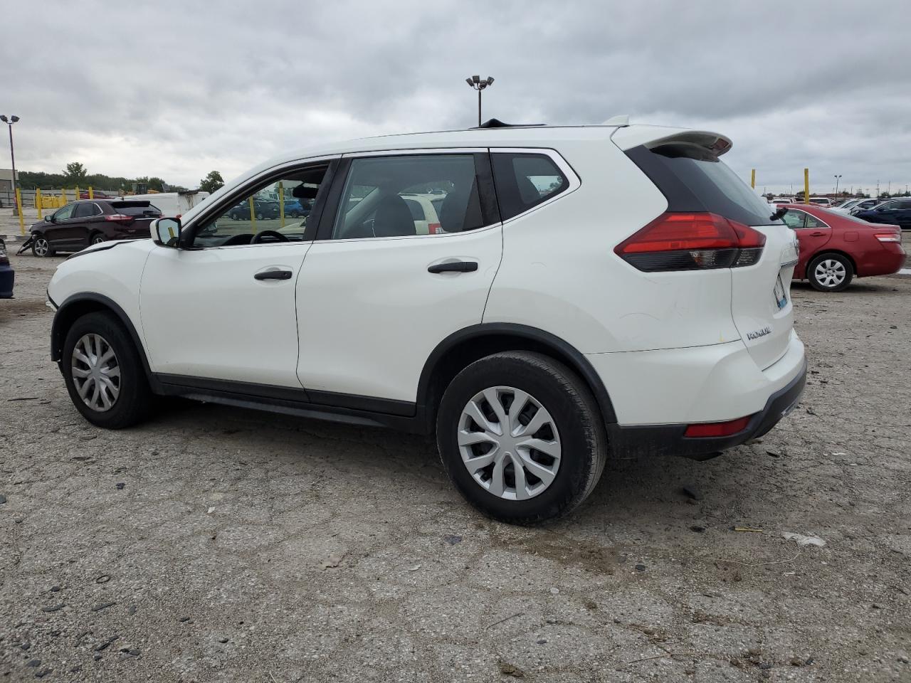 2017 Nissan Rogue S - Фото 2