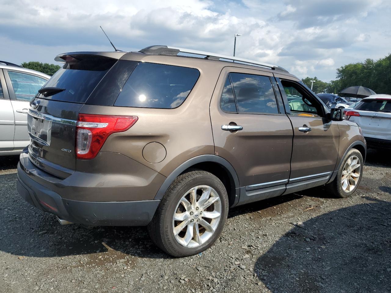 2015 Ford Explorer Xlt - Фото 3