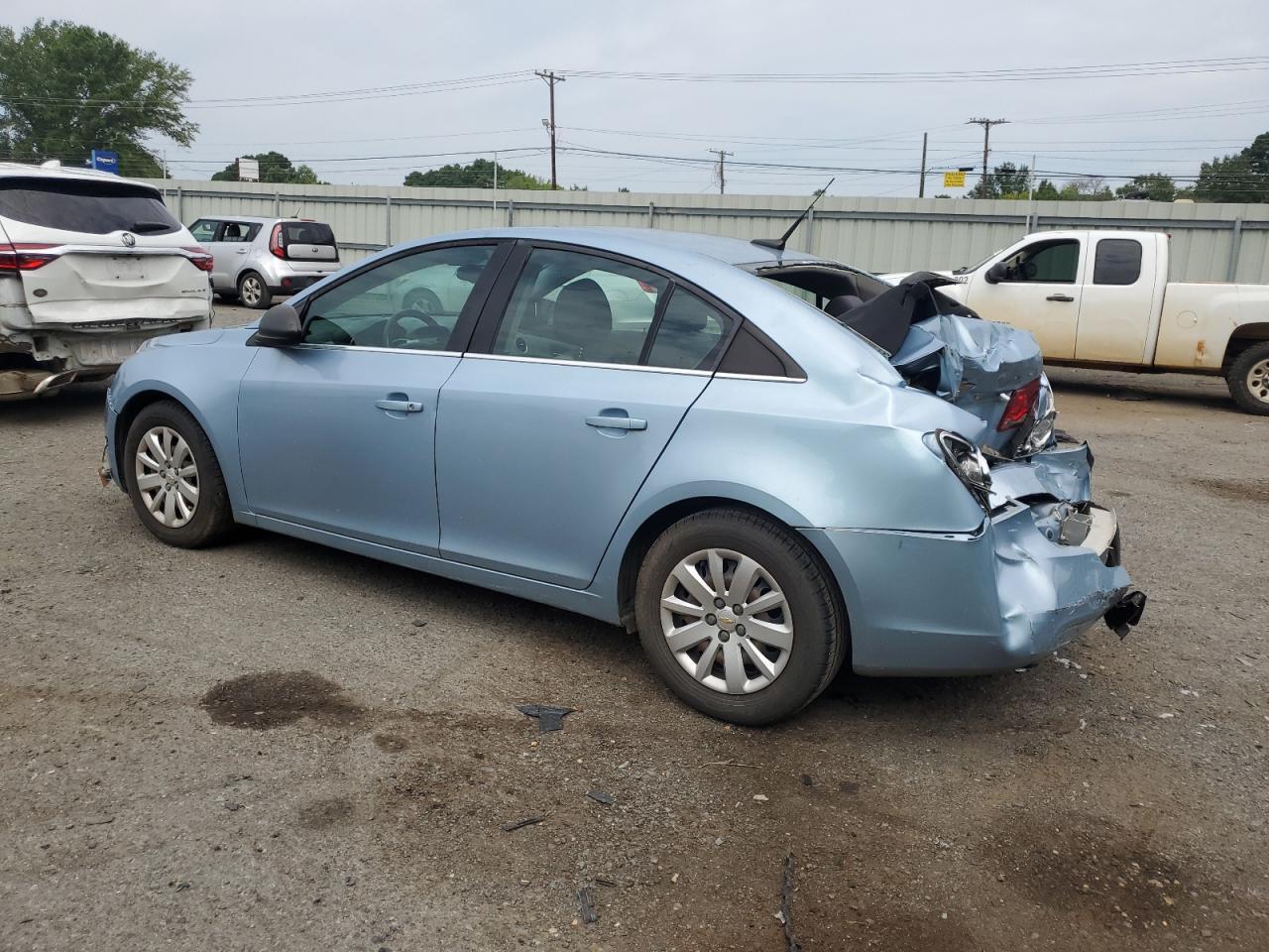 2011 Chevrolet Cruze Ls - Image 2