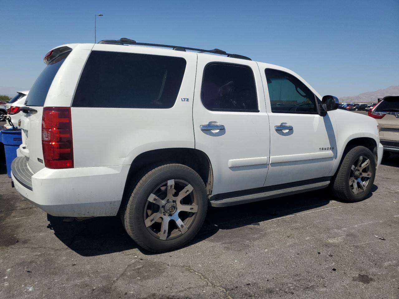 2008 Chevrolet Tahoe C1500 - Фото 3