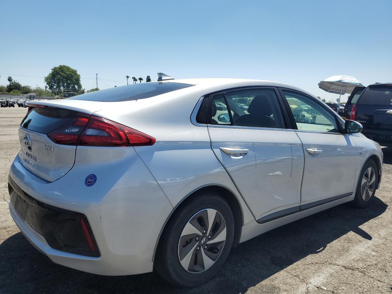 2018 Hyundai Ioniq Sel - Image 3