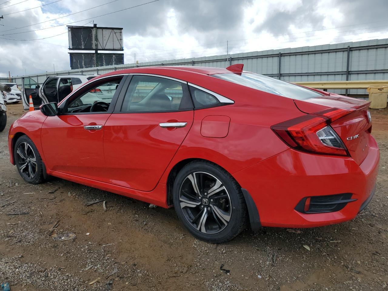 2017 Honda Civic Touring - Image 2