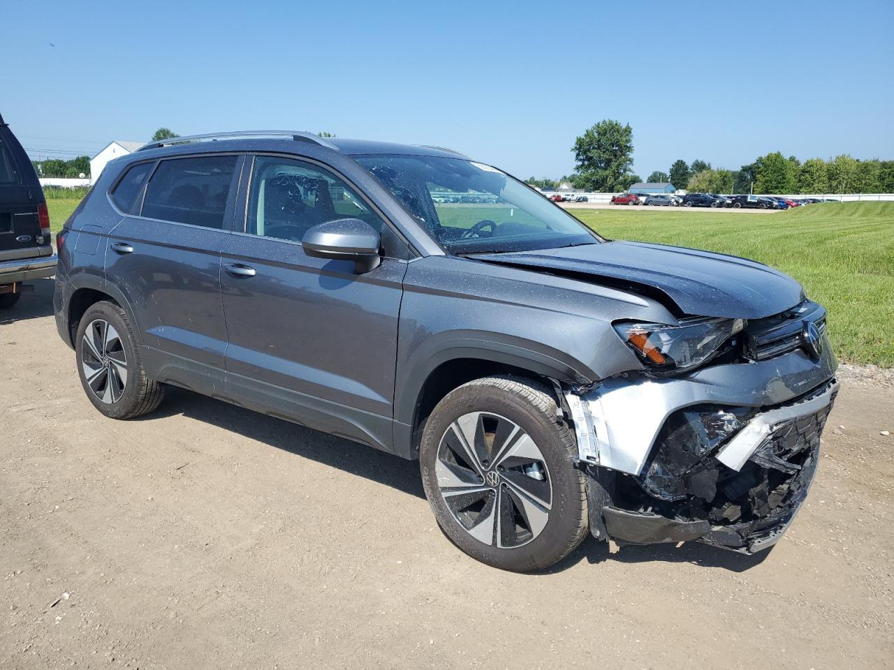 2025 Volkswagen Taos Se - Image 4