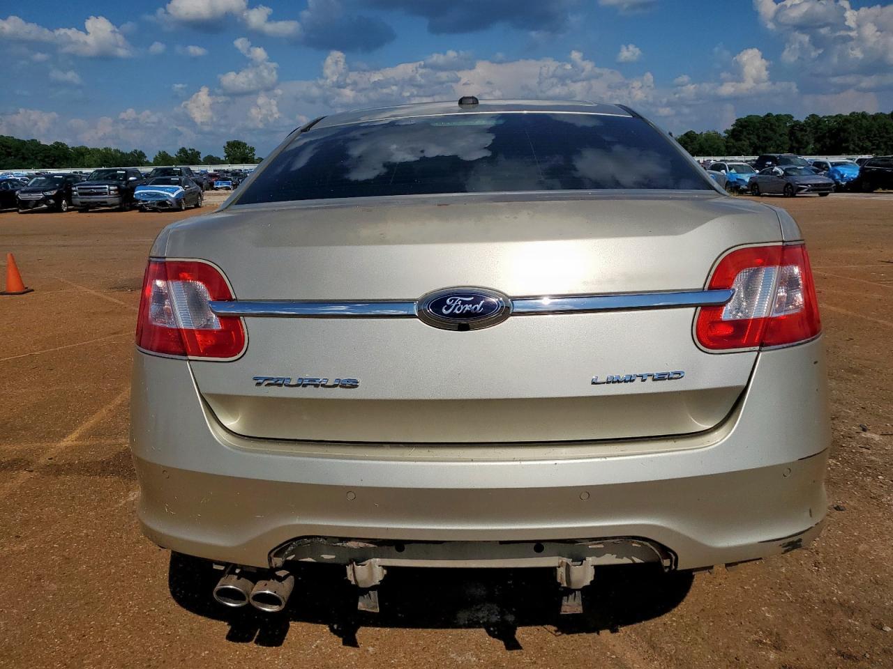 2010 Ford Taurus Limited - Фото 6