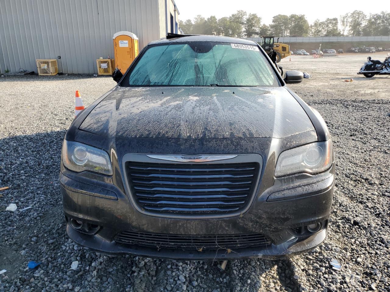 2013 Chrysler 300C Varvatos - Image 5