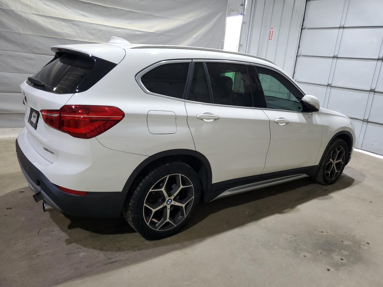2018 BMW X1 xDrive28I - Фото 3
