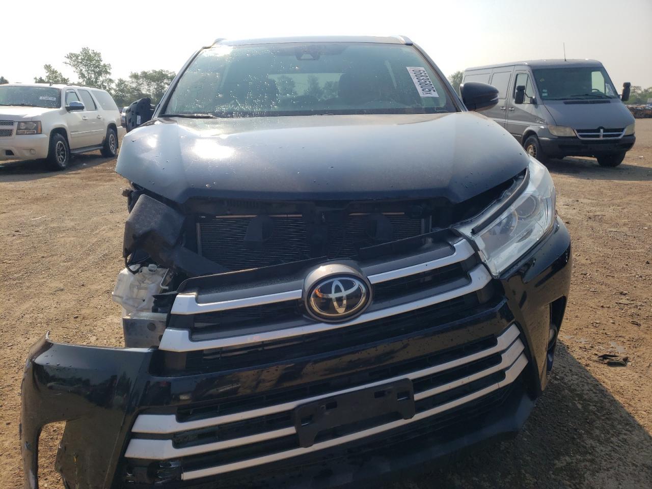 2019 Toyota Highlander Se - Фото 5