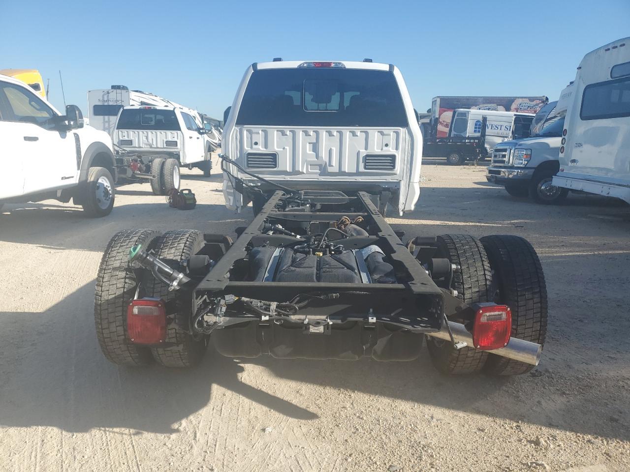 2023 Ford F550 Super Duty Super Duty - Фото 6