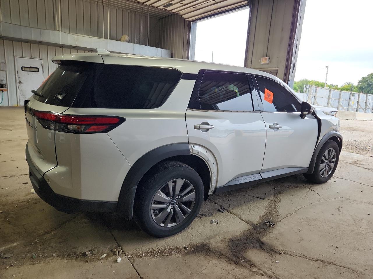 2022 Nissan Pathfinder S - Фото 3