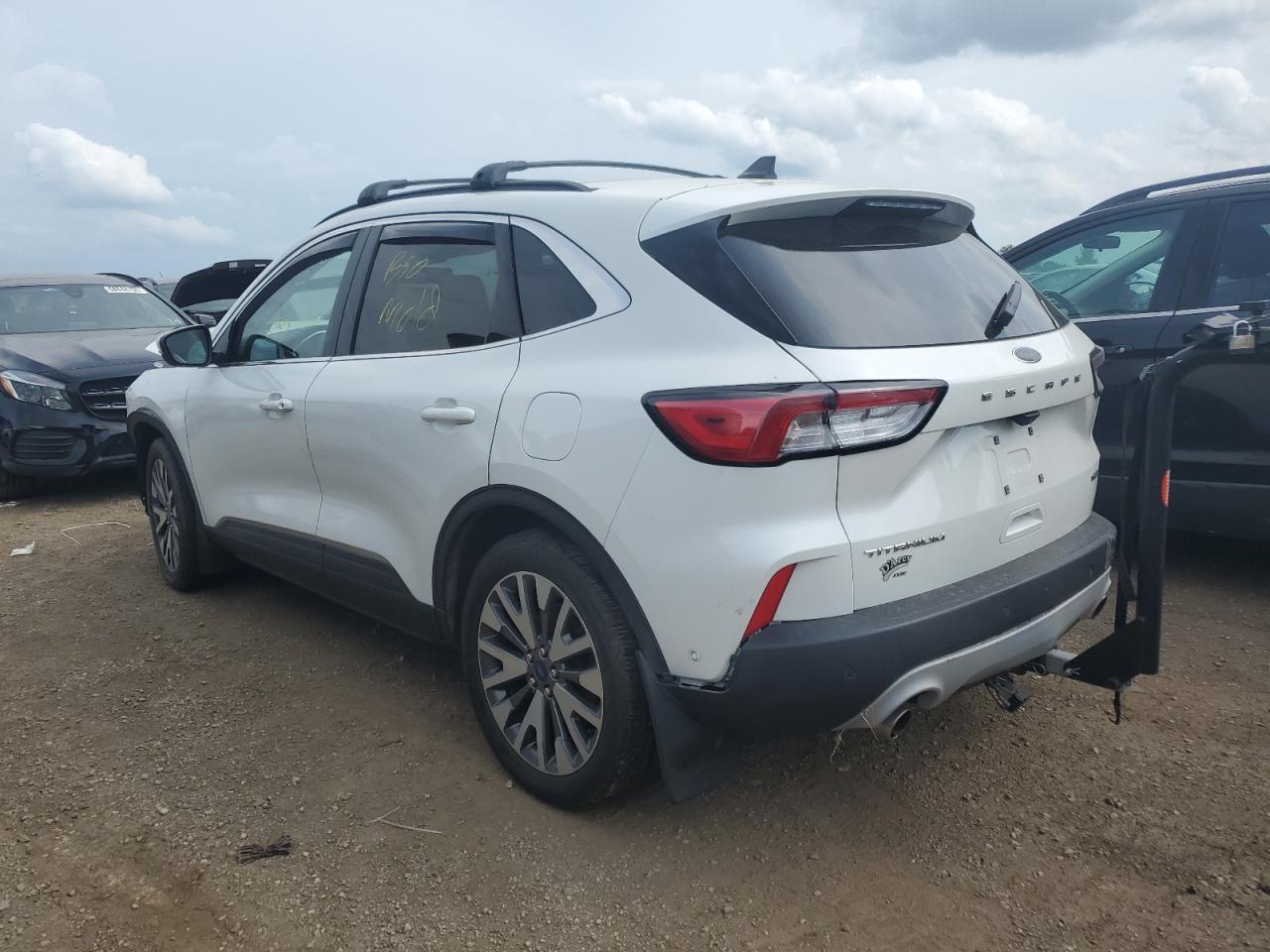 2020 Ford Escape Titanium - Фото 2