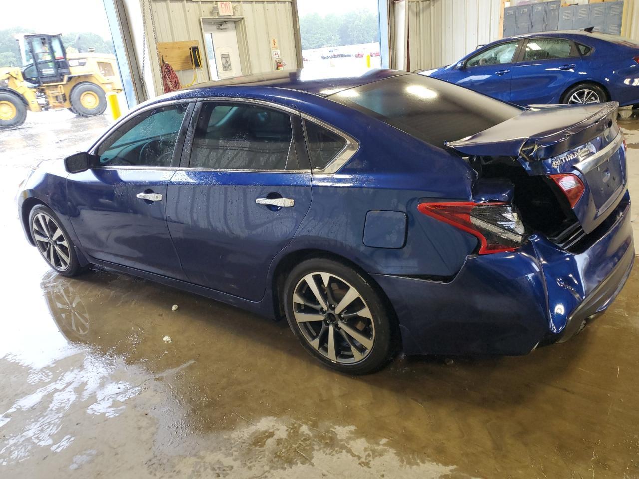 2017 Nissan Altima 2.5 - Фото 2