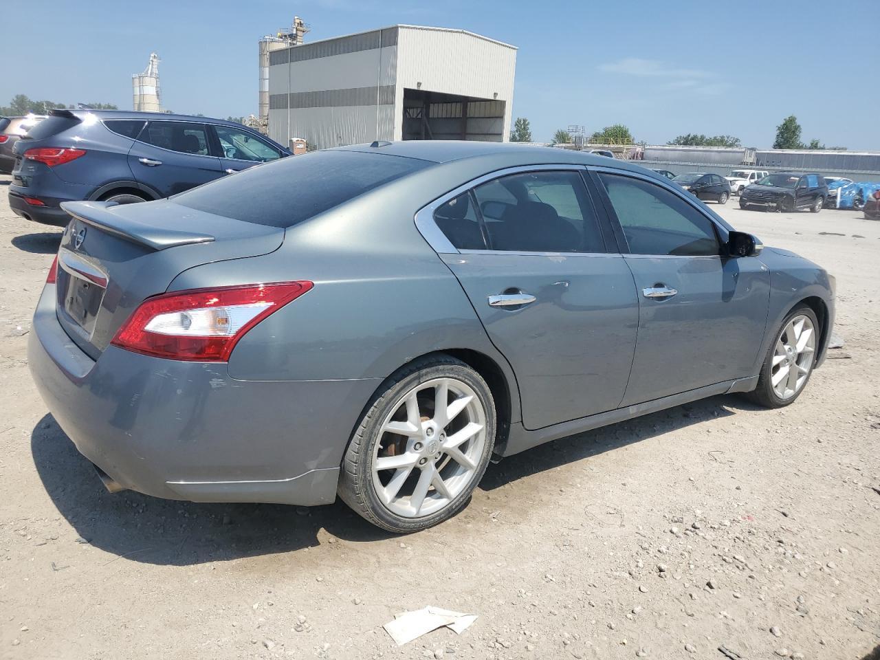 2009 Nissan Maxima S - Image 3