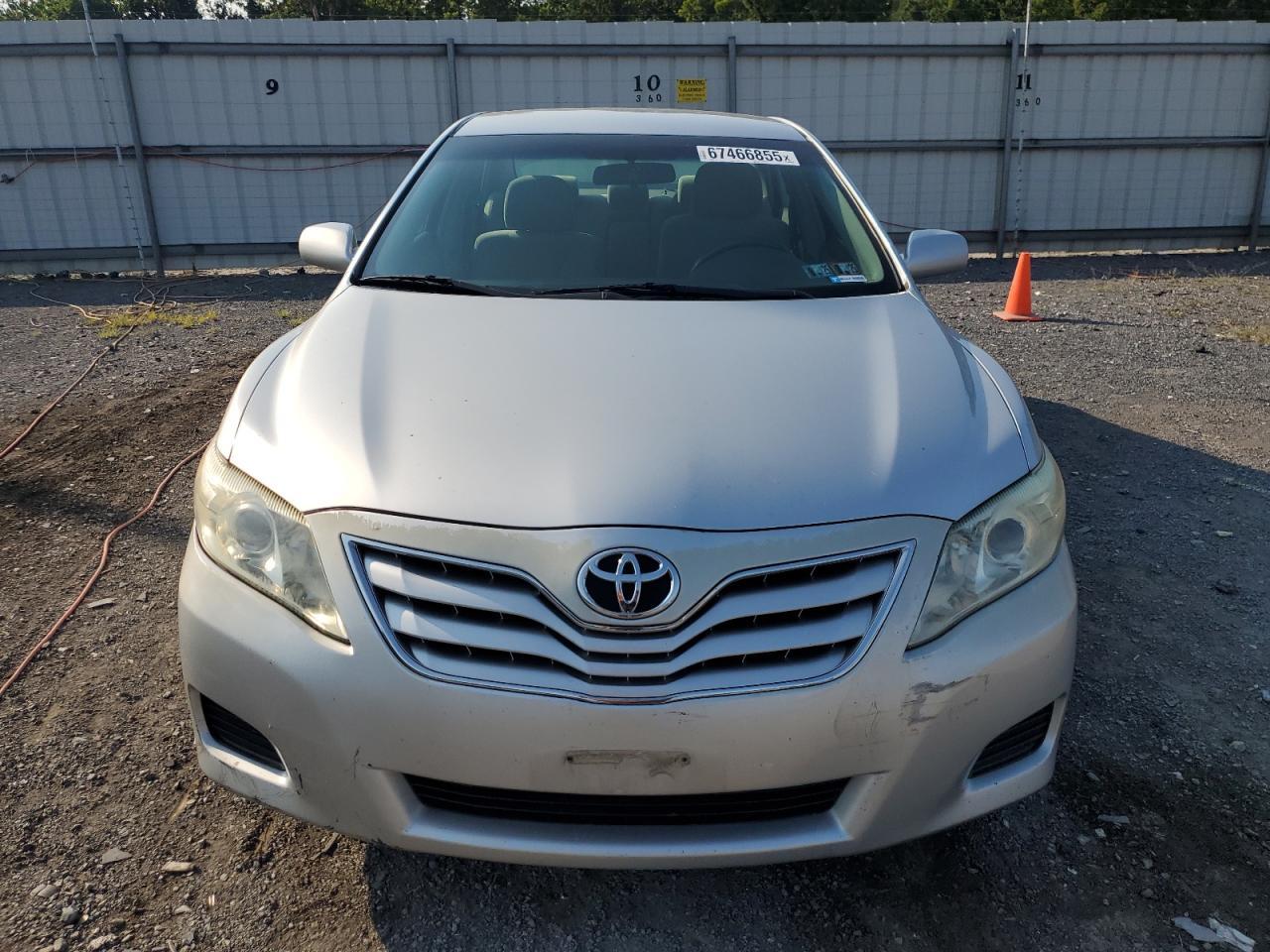 2010 Toyota Camry Base - Фото 5