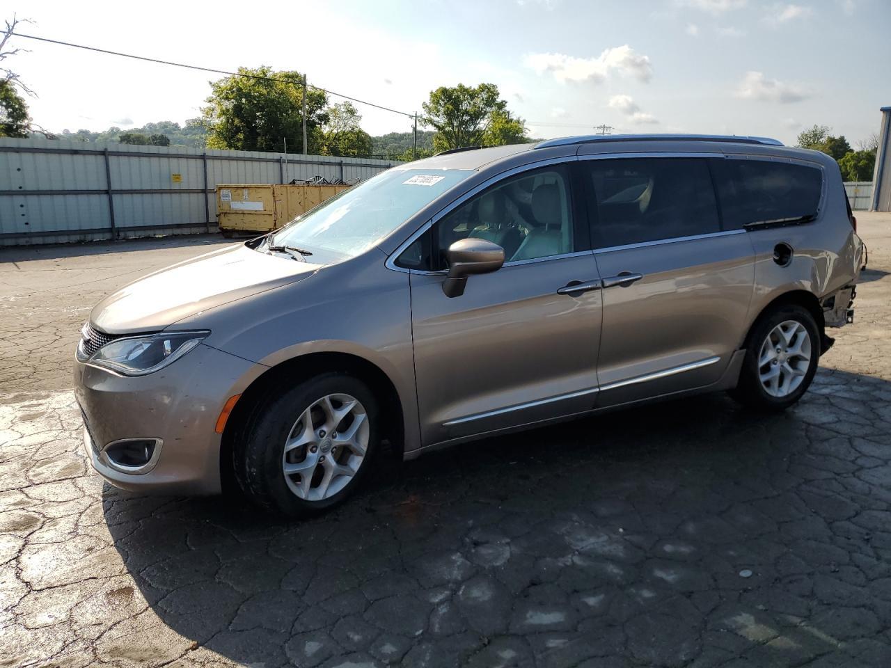 2018 Chrysler Pacifica Touring L Plus