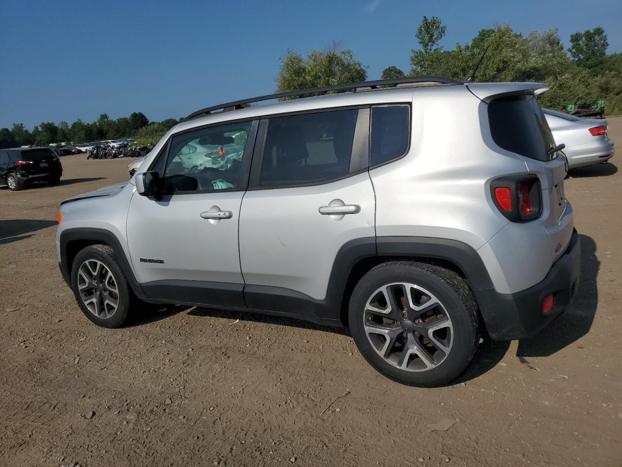 2015 Jeep Renegade Latitude - Фото 2