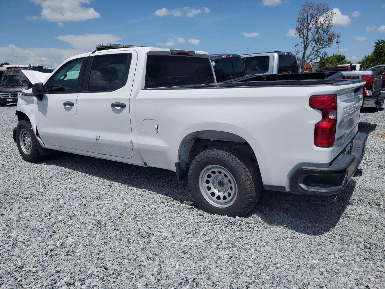 2022 Chevrolet Silverado K1500 - Фото 2