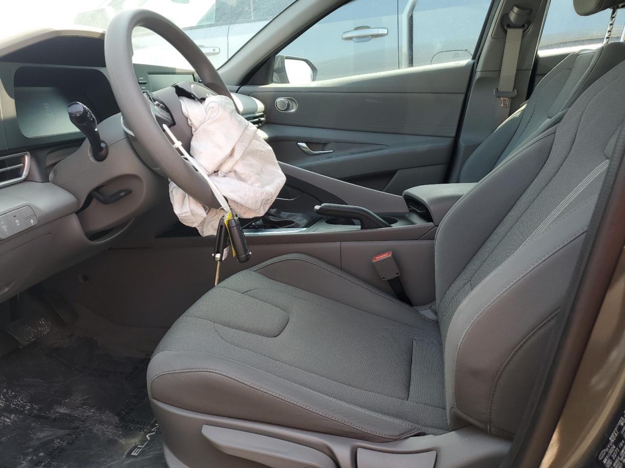 2024 Hyundai Elantra Se - Фото 7