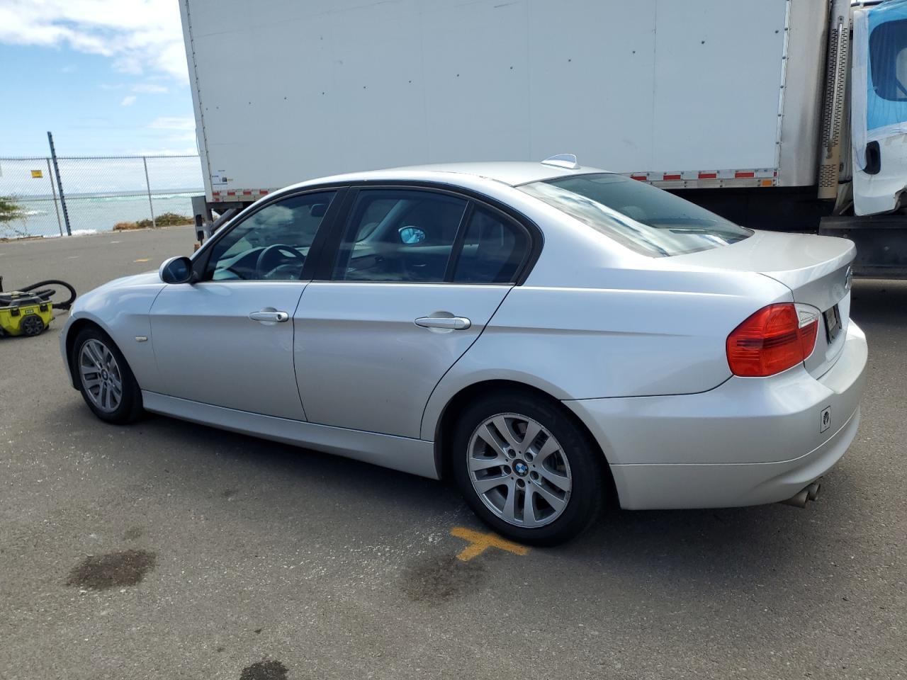 2006 BMW 325 I - Image 2