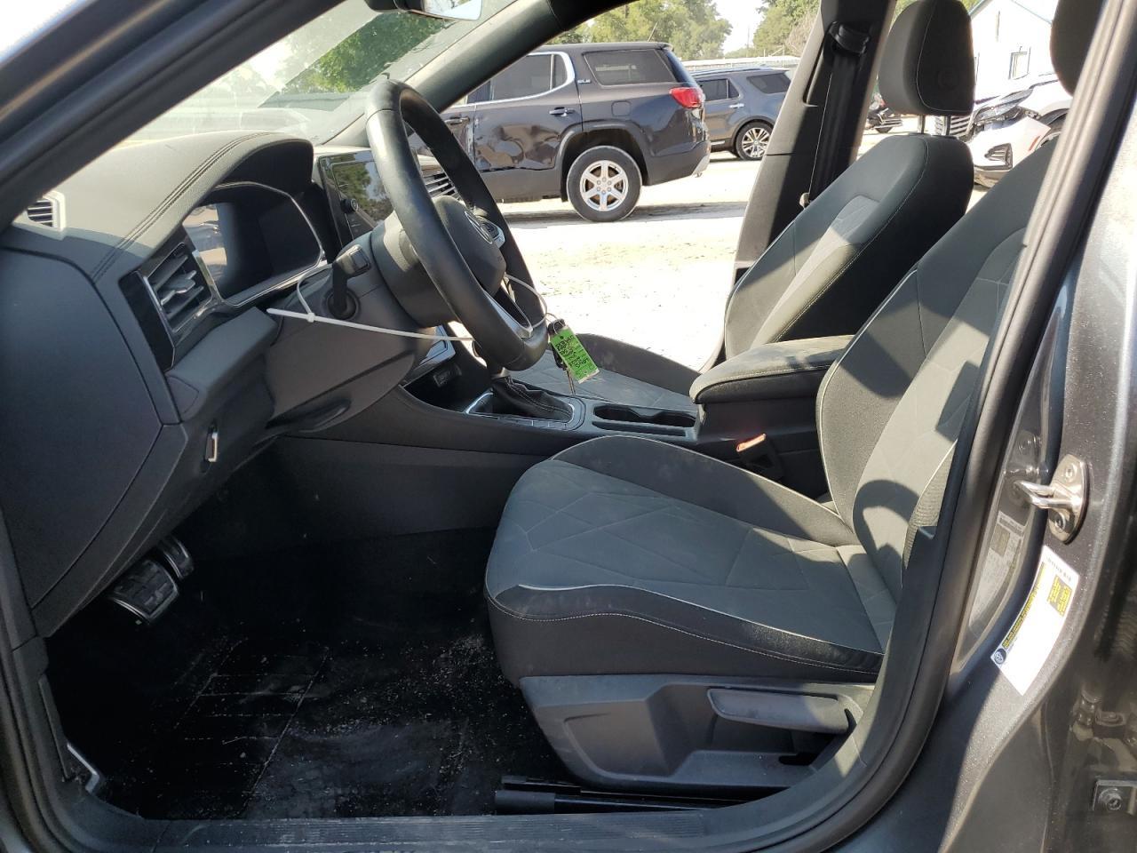 2025 Volkswagen Jetta Sport - Image 7