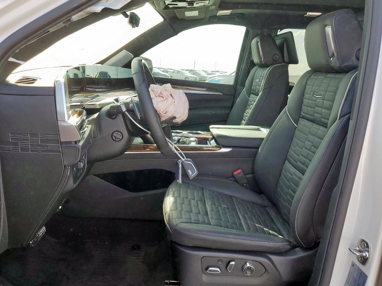 2025 Cadillac Escalade Esv Sport Platinum - Image 7