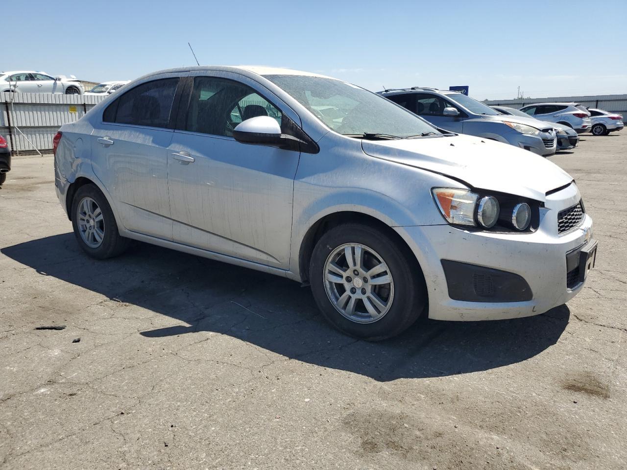 2016 Chevrolet Sonic Lt - Фото 4
