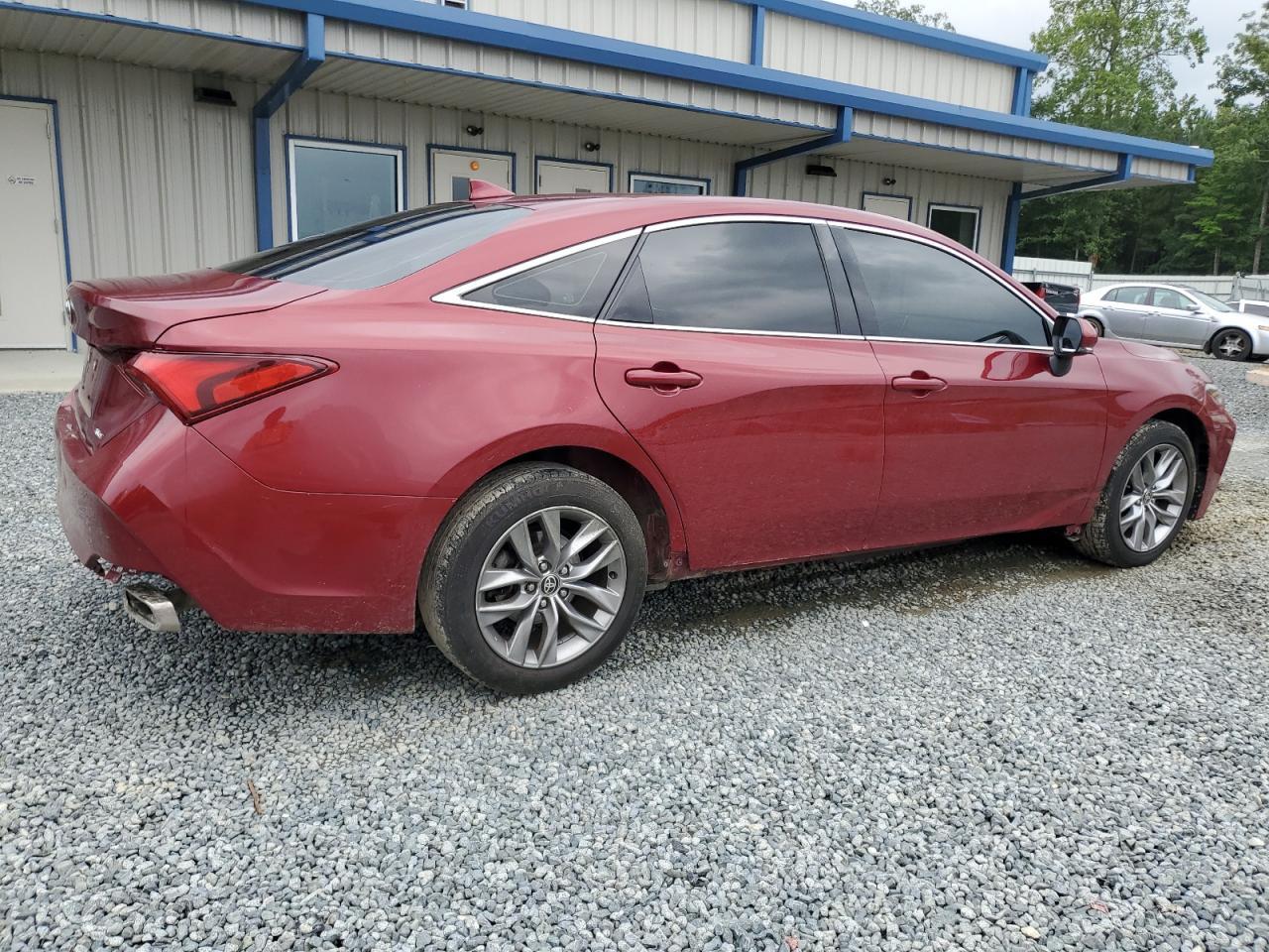2022 Toyota Avalon Xle - Фото 3