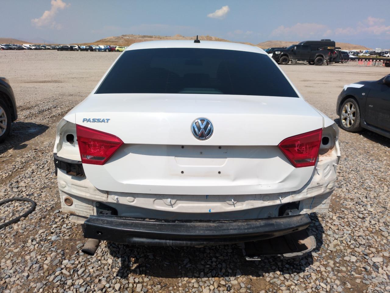 2014 Volkswagen Passat S - Фото 6