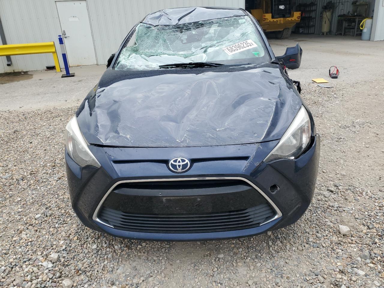 2017 Toyota Yaris Ia - Фото 5