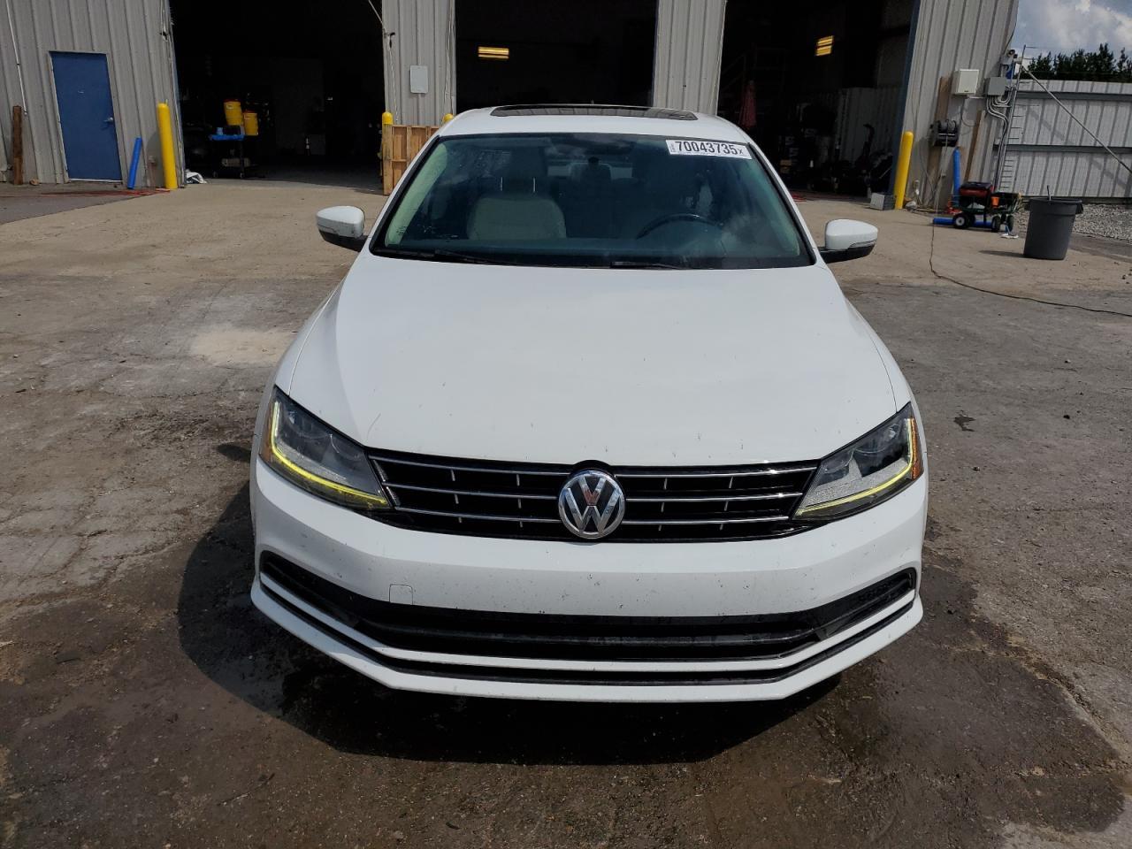 2018 Volkswagen Jetta Se - Image 5
