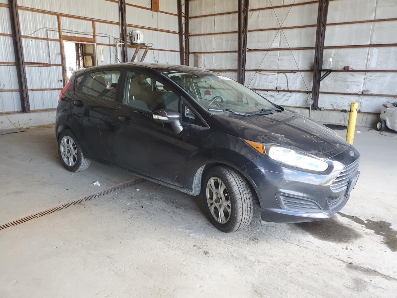 2015 Ford Fiesta Se - Фото 4