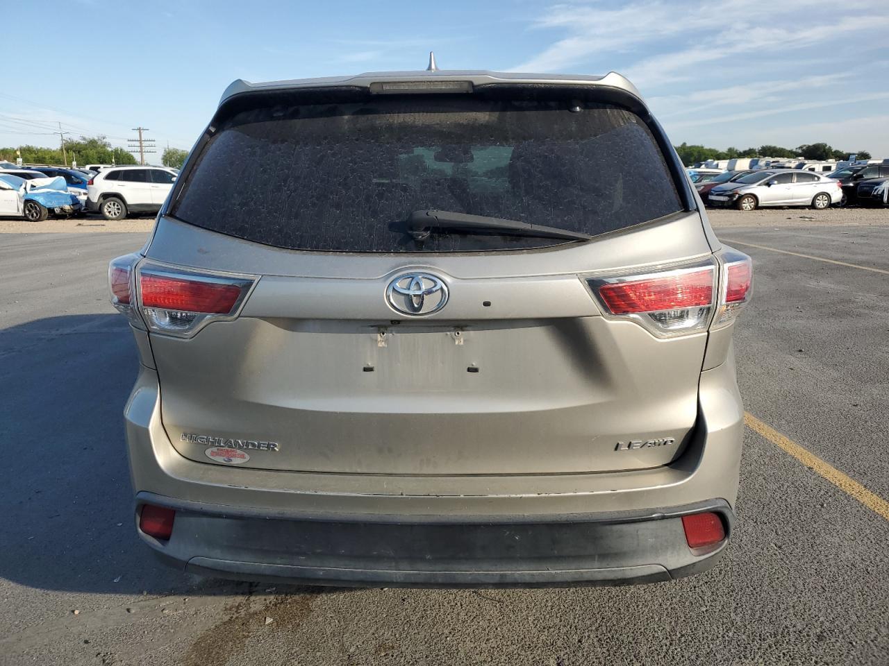 2016 Toyota Highlander Le - Image 6